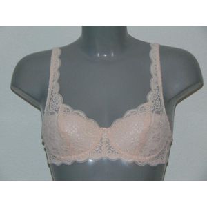 Triumph Amourette Roze - Voorgevormde bh Maat: 80C