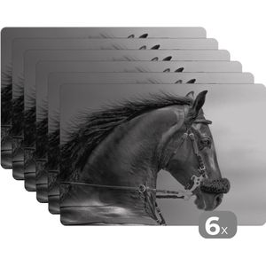 Placemat - Placemats kunststof - 45x30 cm - Paarden - Zwart - Portret - Dieren - 6 stuks - Borden onderleggers antislip - Tafel decoratie - Luxe tafelversiering - Tafelmat vinyl - Bord onderlegger - Tafeldecoratie accessoires