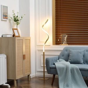 Zaza Home LED -vloerlamp, 10W spiraalvormige vloerlamp, laag van de voet met een voetschakelaar, waterdichte woonkamerlamp met warm wit licht, 20,5 x 20,5 x 147 cm