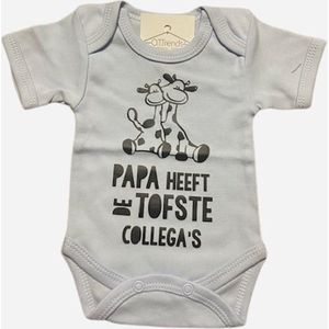 Baby romper licht blauw met opdruk papa heeft de tofste collega's ©maat 56 zwangerschap aankondiging