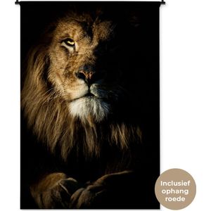 Wandkleed Dieren - Close-up van een leeuw op een zwarte achtergrond Wandkleed katoen 120x180 cm - Wandtapijt met foto XXL / Groot formaat!