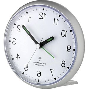 Radiografische wekker met stil sweep uurwerk - analoog - lichtgevende wijzers - zilver - 110 x 52 x 107 mm.