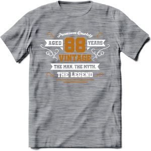 88 Jaar Legend T-Shirt | Goud - Wit | Grappig Verjaardag en Feest Cadeau Shirt | Dames - Heren - Unisex | Tshirt Kleding Kado | - Donker Grijs - Gemaleerd - M