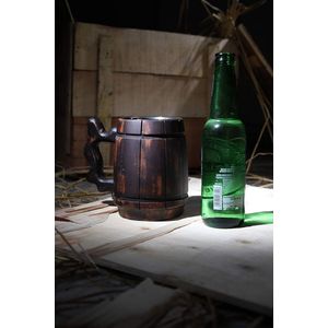 Handgemaakte houten bierpul met roestvrijstalen beker van 530 ml | geweldige houten biercadeau-ideeën voor mannen | Vintage baraccessoires - Barrel Brown Klassiek ontwerp