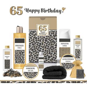 Geschenkset “65 Jaar Happy Birthday!” - 9 producten - 800 gram | Giftset voor haar - Luxe wellness cadeaubox - Cadeau vrouw - Gefeliciteerd - Set Verjaardag - Geschenk jarige - Cadeaupakket moeder - Vriendin - Zus - Verjaardagscadeau - Giraf