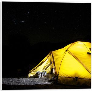Forex - Gele Tent in het Donker - 50x50cm Foto op Forex