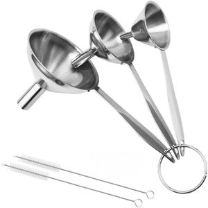 Trechter Set - 3 stuks - Keuken Trechters - RVS -17 cm/15 cm/14 cm - Zilver - Voor flessen vullen-Mini-trechter van metaal van voedingskwaliteit - voor het overbrengen van oliën en vloeistoffen - eenvoudig te reinigen met een borstel