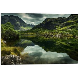 PVC Schuimplaat- Bergen - Bomen - Water - Natuur - Gras - 75x50 cm Foto op PVC Schuimplaat