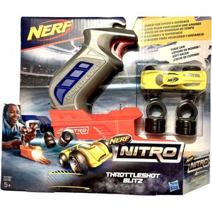 Nerf -Nitro Throttleshot Bliz met een auto