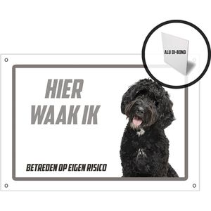 Waakbord/ bord alu di-bond | ""Hier waak ik"" | 30 x 20 cm | Labradoodle | Aluminium bord | Met 4 boorgaten | Doodle | Poedel | Waakhond | Pet | Hond | Betreden op eigen risico | Gevaarlijke hond | Afschrik | Roestvrij | 1 stuk