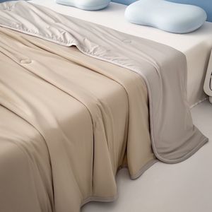 Qelus Dubbelzijdig Koeldeken 100x150cm - Verkoelende Fiber Zomerdeken voor Bed & Bank - Superzacht Ademend Textiel - Verkoelende Deken - Kaki