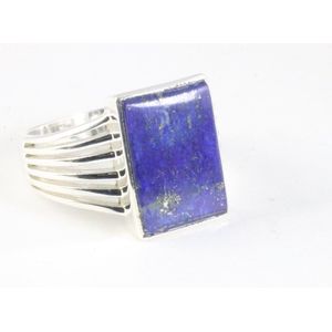 Opengewerkte rechthoekige zilveren ring met lapis lazuli - maat 18.5