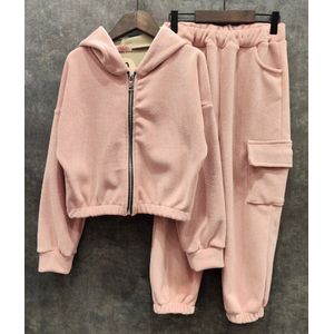 Joggingpak meisjes 2-delig – Vest met Capuchon & Joggingbroek – Zachte Fleece – Maat 98/104 – Kleur Zacht roze - Topkwaliteit