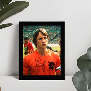 Johan Cruyff Kunst - Gedrukte handtekening - 10 x 15 cm - In Klassiek Zwart Frame - Nederlands Elftal - Nummer 14 - FC Barcelona - AJAX - Voetbal - Ingelijste Foto