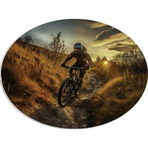 PVC Schuimplaat Ovaal - Mountainbikers door de Duinen tijdens Zonsondergang - 80x60 cm Foto op Ovaal (Met Ophangsysteem)