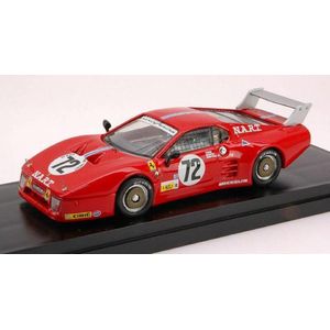 De 1:43 Diecast Modelcar van de Ferrari 512BB LM II #72 van 24H LeMans van 1982. De coureurs waren A. Cudini / J. Morton en J. Paul. De fabrikant van het schaalmodel is Best Model. Dit model is alleen online verkrijgbaar