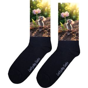 Muis - Opkikker - Grappige sokken - Valentijn cadeau - Verjaardag cadeau - Sint cadeau - Leuke sokken - Bloem - Natuur - Leuk cadeau - Vrolijke sokken - Cadeautje - Grappig cadeau - Kerstsokken - Vaderdag - Moederdag - Socks maken Happy - 37-44