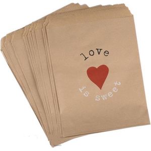 Traktatiezakjes Love is Sweet - Uitdeelzakjes - Verjaardagzakjes - Feestzakjes - Snoepzakjes  - Kraft Papier - 13x18 cm | Love is sweet - Rood hart | Valentijn - Geboorte - Verjaardag - Bruiloft - Feest - Babyshower | Traktatie - Naturel kleur