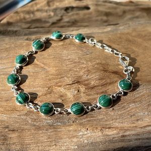 Akhzari - Zilveren armband met Malachiet - Sterling silver 925 - groene Edelsteen - 8mm kralen - Duurzame geschenkverpakking