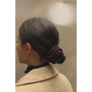 Monk and Anna Scrunchie mahogany