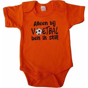 Oranje romper met ""Alleen bij voetbal ben ik stil!"" - maat 80 - babyshower, zwanger, cadeautje, kraamcadeau, grappig, geschenk, baby, tekst, bodieke, voetbal, nederland