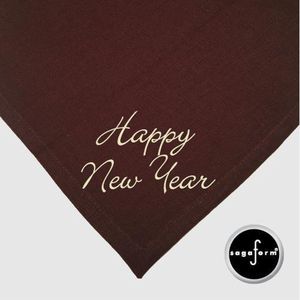 Sagaform linnen tafellaken met servetten, bruin bedrukt met HAPPY NEW YEAR