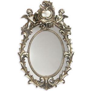 wand spiegel barok zilver kleurig Breedte: 34,8 Lengte: 55 cm A RESIN SILVER MIRROR FLANKED BY TWO PUTTI