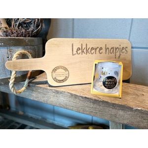 Cadeau pakket Lekkere hapjes / Broodplank Lekkere hapjes / Wijn-water glas familie / vriendschap / liefde / cadeau / verjaardag / kerstmis / moederdag cadeautje