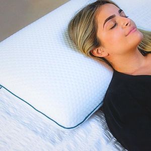 Memory Foam Pillow voor Cervicale Neck Pain Relief en Side Sleepers - CEO Training Video Demo