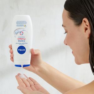 NIVEA - Douchecrème - Beschermend - Langdurig Gezond Huidgevoel - 250 ml - 1 stuk