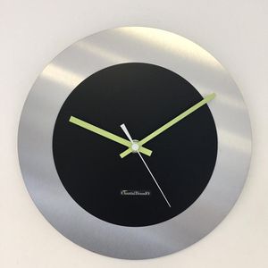 WANDKLOK - Stil uurwerk – Handgemaakt – CHANTALBRANDO FIRENZE BLACK24  & GREEN POINTERS -- MODERN DESIGN