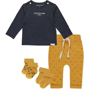 Noppies - Kledingset - 4delig - Broek Kris Honey Yellow - Shirt Hester Charcoal - 2 paar sokjes - Maat 74