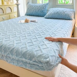 1 stuks 90*200cm zacht hoeslaken, matrasbeschermer volledige hoes antislip bedovertrek met 1 paar 48*74cm kussenslopen, melk fluwelen wasbare matrashoes voor alle seizoenen, zeer elastische antislip ademende matrasbeschermer