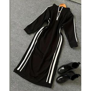 Corrigerende sportieve stretch jurk licht oversized zwart met witte strepen maat XL