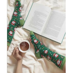 CHRISTMAS / KERSTMAN - SOKKEN - 2 Pack - Grappige Sokken voor Mannen & Vrouwen - One Size (36-40) Sokken - Humorvolle Huissokken - Geschenk voor Heren, Dames, Vader, Moeder, Vriendin, Zus, Oma - Cadeau SOCKY WOCKY