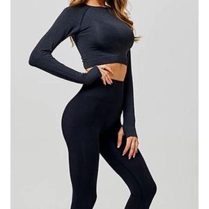 New Age Devi - ""Zwarte Sportoutfit | Naadloze Legging | Croptop met Lange Mouw | High Waist | Squatproof | Maat S