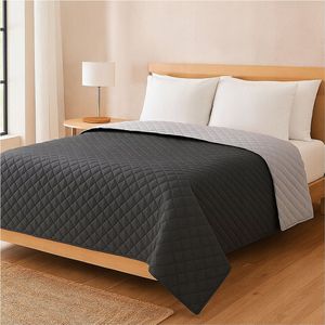 Gewatteerde sprei 200x220 cm, zwart/grijs, voor bed en bank