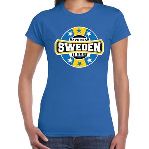 Have fear Sweden is here t-shirt met sterren embleem in de kleuren van de Zweedse vlag - blauw - dames - Zweden supporter / Zweeds elftal fan shirt / EK / WK / kleding M