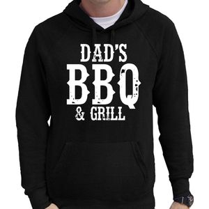 Dads bbq en grill barbecue hoodie zwart - cadeau sweater met capuchon voor heren - verjaardag / vaderdag kado M