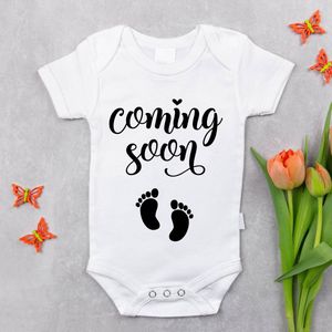 Coming soon rompertje - Baby on the way rompertje Rompertje met tekst - Cadeau voor opa en opa - Zwangerschapsaankondiging social media - Grootouders - Zwanger - Pregnancy announcement bodysuit