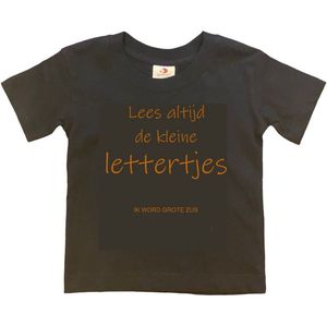 Shirt Aankondiging zwangerschap ""Lees altijd de kleine lettertjes (ik word grote zus)"" | korte mouw | Zwart/tan | maat 98/104 zwangerschap aankondiging bekendmaking Baby big bro Sis Sister