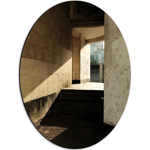 Dibond Ovaal - Lichtinval in Beton Gebouw - 42x56 cm Foto op Ovaal (Met Ophangsysteem)