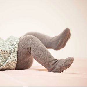 Bonnie Doon Baby Maillot Licht Grijs maat 80/86 - Meisjes - Organic - Zacht Organisch Katoen - GOTS gecertificeerd - Gladde naden - Comfortabele Boord - Geen vervelende naden - Light Grey Heather - Gemeleerd - BE024802.107