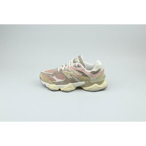 New Balance 9060 'Hazelnut Pink' maat 38