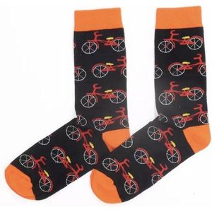 Akyol - Sokken met fiets - heren sokken maat 38-43 - cadeau voor de leraar - leraar - meester - afscheidscadeau leraar - sokken met fiets erop - wielrenner sokken