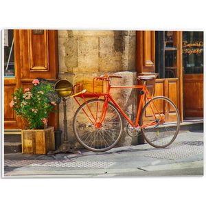 WallClassics - PVC Schuimplaat - Oranje Fiets voor Café - 40x30 cm Foto op PVC Schuimplaat (Met Ophangsysteem)
