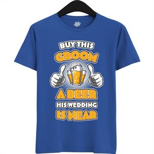 Buy This Groom A Beer | Vrijgezellenfeest Cadeau Man - Groom To Be Bachelor Party - Grappig Bruiloft En Bruidegom Bier shirt - T-Shirt - Unisex - Royal Blue - Maat S