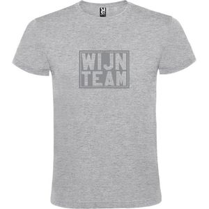 Grijs T shirt met print van " Wijn Team " print Zilver size XL