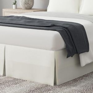 Maatwerk 14 inch California King microfiber wrap-around bedrok ivoor - klassieke stijl - Bed Maker's Corner Bed Skirt