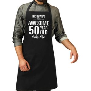 Awesome 50 year / 50 jaar cadeau bbq/keuken schort zwart voor heren - kado barbecue schort voor verjaardag / Abraham